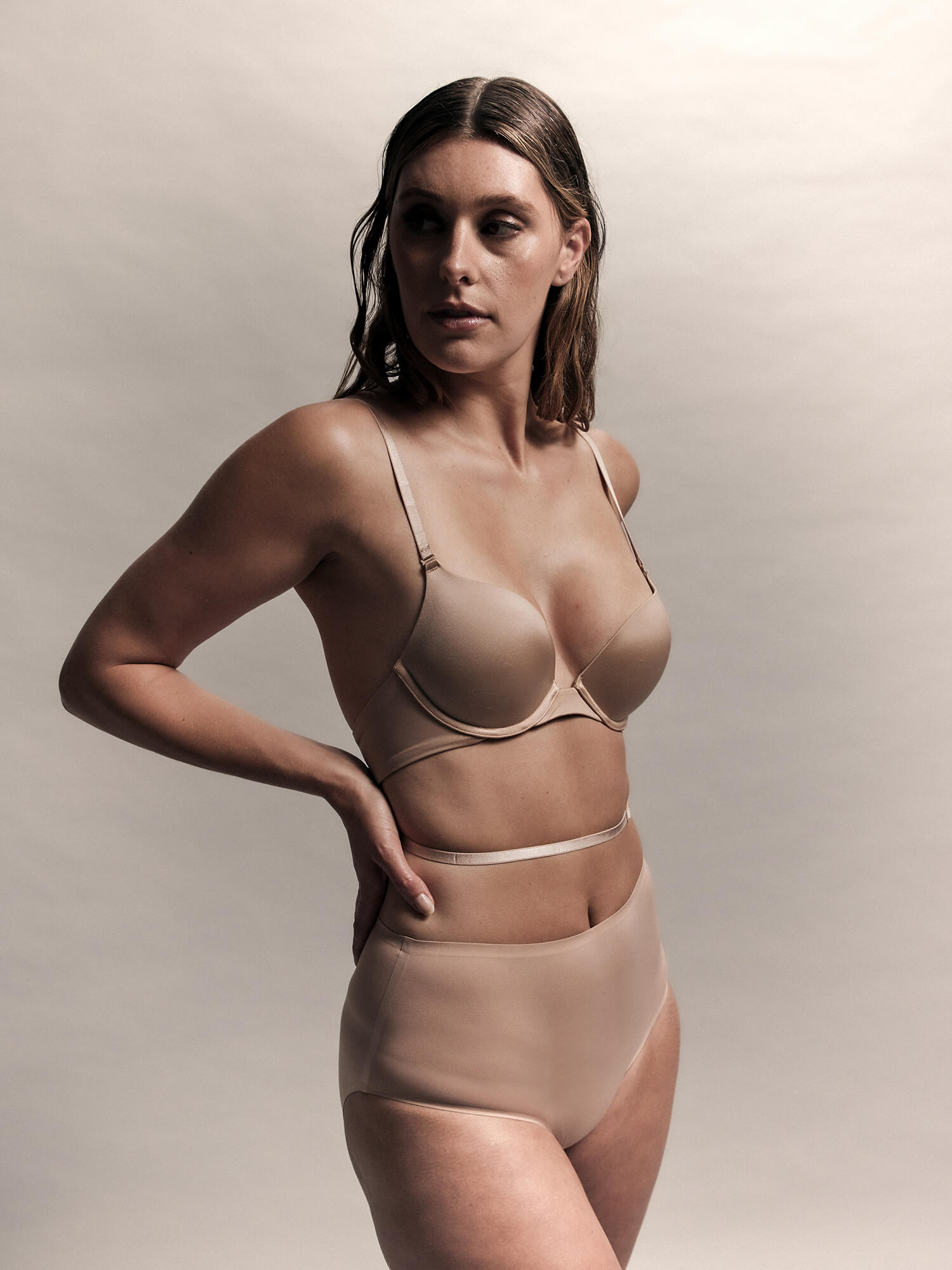 Nude microfibre underwired push-up bra Dim Beyond Sexy