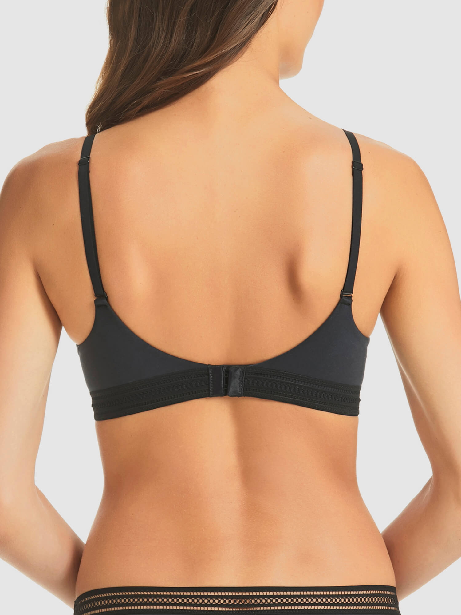 Fine Lines Refined 6 Way Low Cut Convertible Strapless Bra In Black
